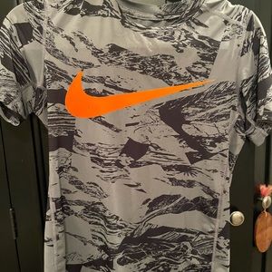 Nike tee